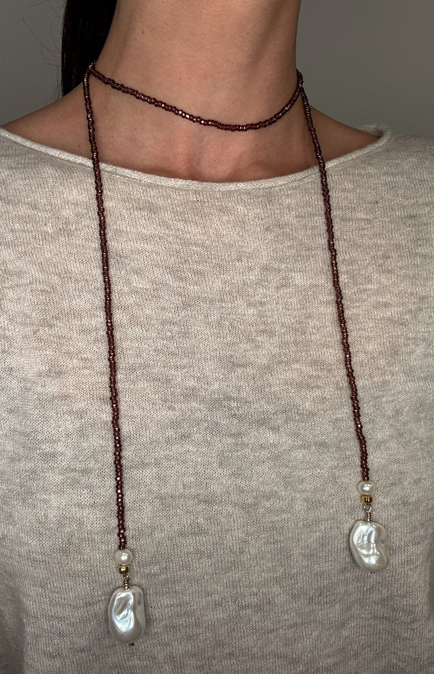 Lariat Pearl Necklace in Plum